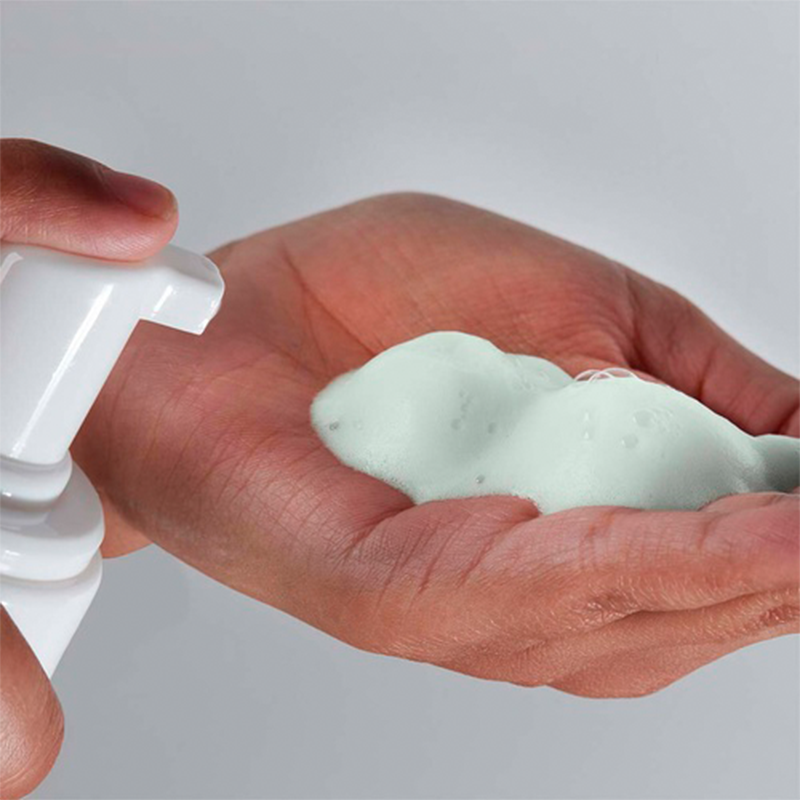 MEDIK8 CALMWISE SOOTHING CLEANSER